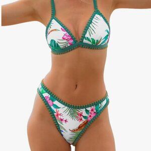 CUPSHE Bikini Two Piece Swimsuit V Neck Triangle Cups Adjustable Straps